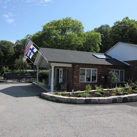 Heidi'S Inn Brewster Exterior photo