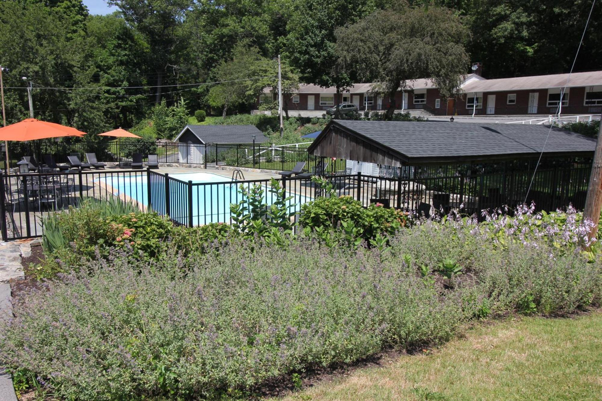 Heidi'S Inn Brewster Exterior photo