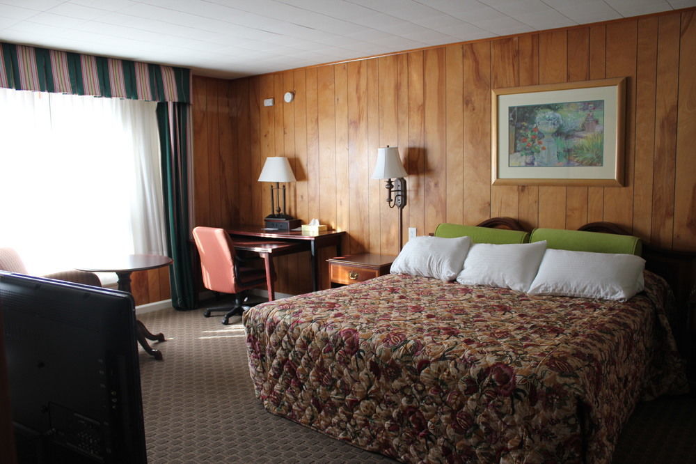 Heidi'S Inn Brewster Exterior photo